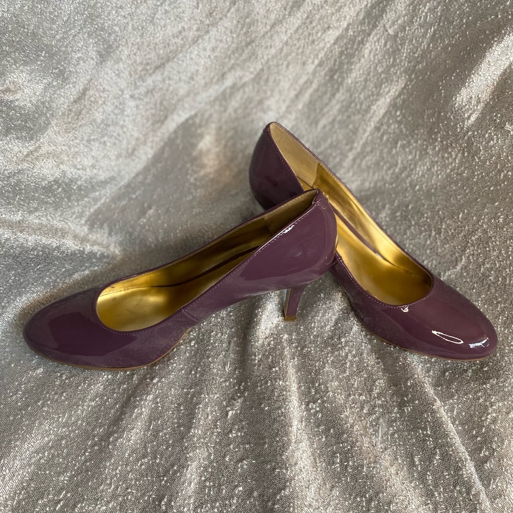 Nine West 3” High Heels Size 6‎ Patent Leather Round Toe in mauve.